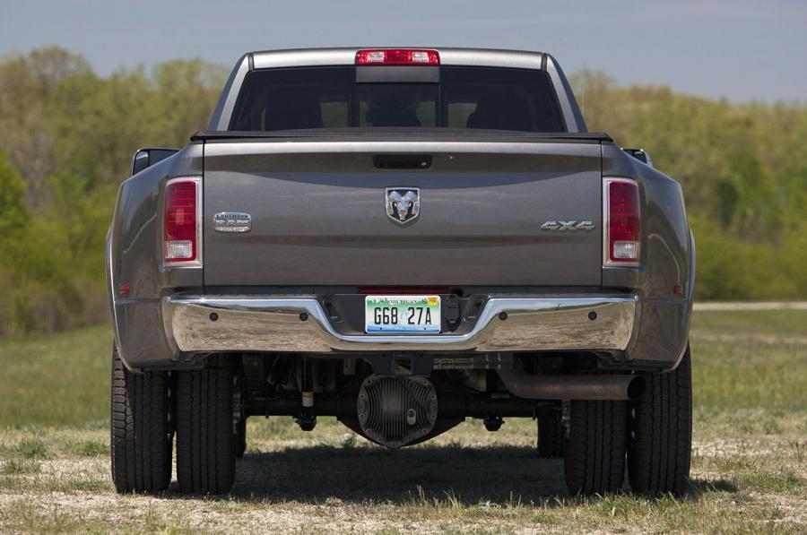  Dodge Ram 3500 HD 2013 года  (фото 32 из 37)